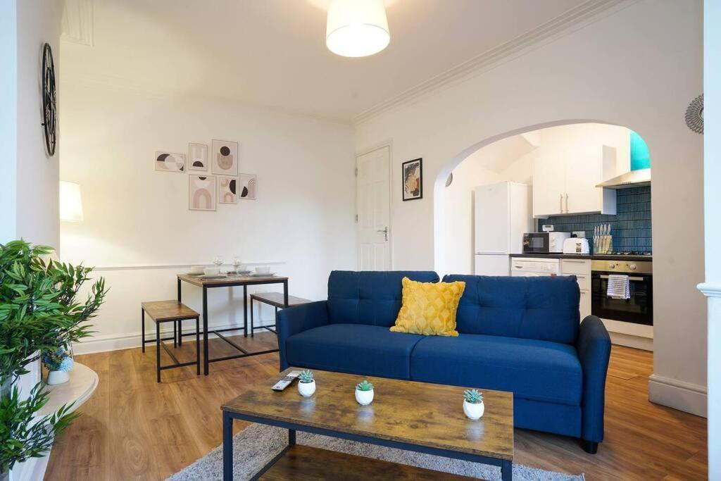3 Bedroom Home With Free Parking Leeds  Kültér fotó