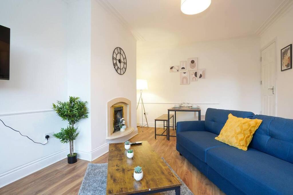 3 Bedroom Home With Free Parking Leeds  Kültér fotó