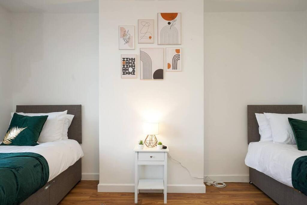 3 Bedroom Home With Free Parking Leeds  Kültér fotó