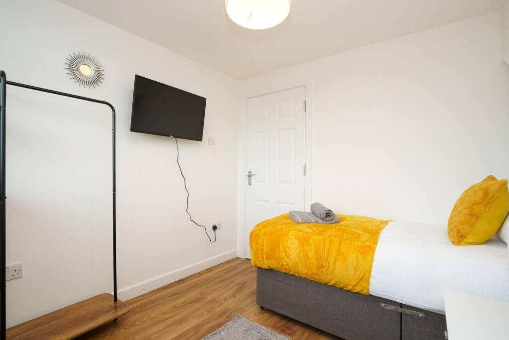 3 Bedroom Home With Free Parking Leeds  Kültér fotó