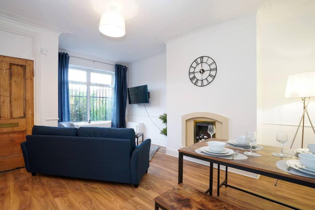 3 Bedroom Home With Free Parking Leeds  Kültér fotó